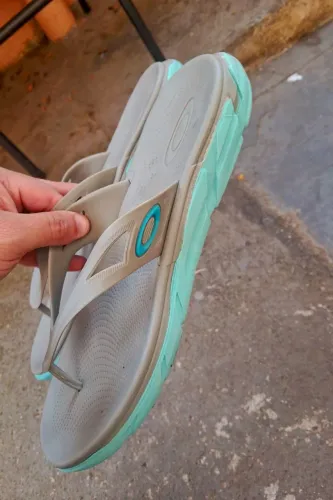 Chinelo Oakley 39/40