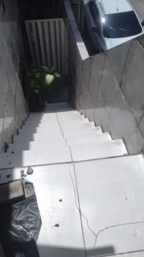 Vende-se casa primeiro andar em Brasília teimosa
