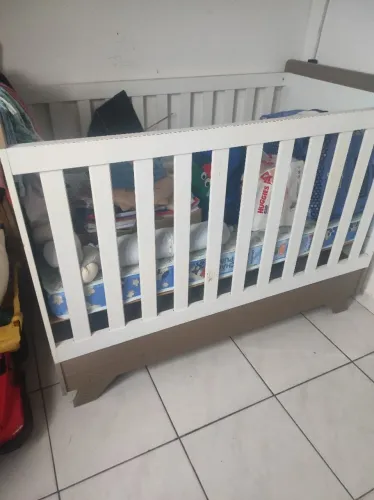 Berço semi novo.