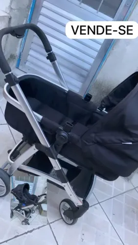 Vendo Carrinho de bebê Moisés 