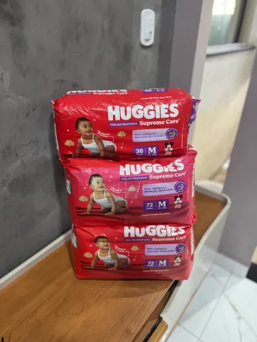 Vende-se fraldas Huggies tamanho M novas zeradas