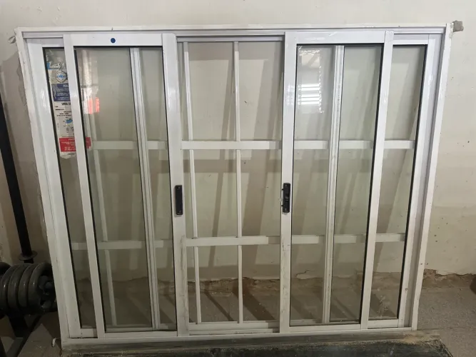 Vende-se janela