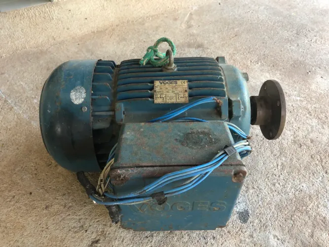 Motor Elétrico Voges 12CV Monofásico Potente - Funcionando