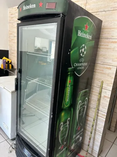 Freezer vertical expositor 