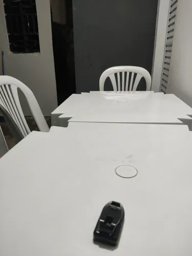 Vendo mesa com caseiras 