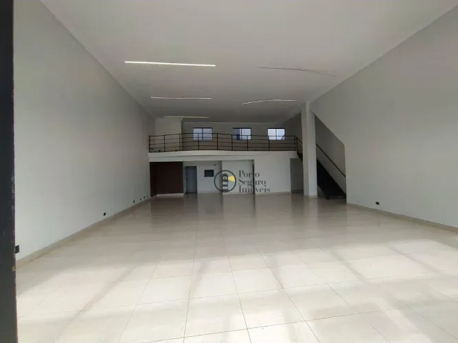 Ótimo salão com 250 metros entre as principais Avenidas (Alfredo Contato) e Rua Limeira pé