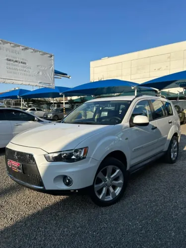 Mitsubishi Outlander 2.0 16V 160cv Aut. 2013