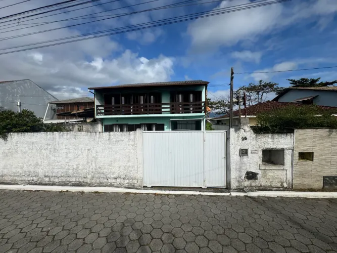 Casa Ampla com Acesso à Praia - Ribeirão da Ilha | Florianópolis 