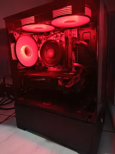 Ryzen 5 5600GT (Vega 7) | 16GB RAM | SSD 480GB | Placa A520 | Fonte 500W | Gabinete Aquári