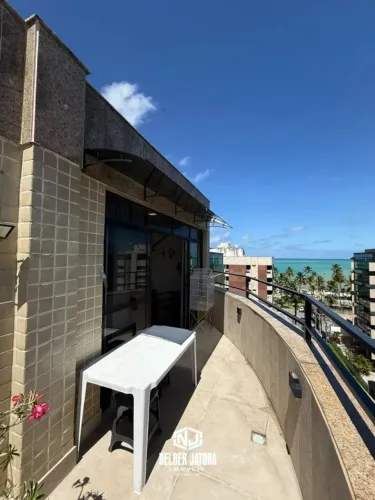 Penthouse em Ponta Verde com cobertura duplex, vista mar e energia solar