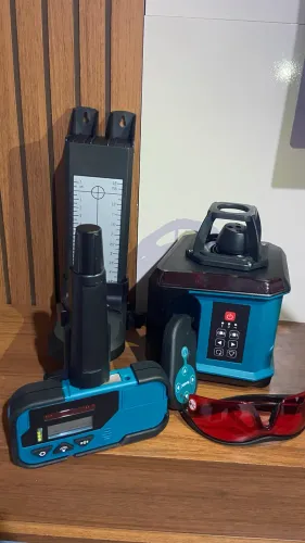 Nível laser Makita