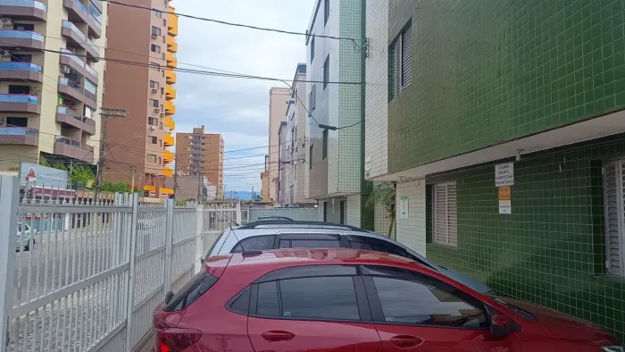 Kitnet conjugado à venda em Boqueirão Praia Grande SP.