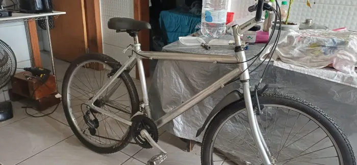 Bicicleta aro 26com marchas de alumínio passadores chimano