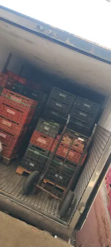 Caminhão toco baú refrigerado 