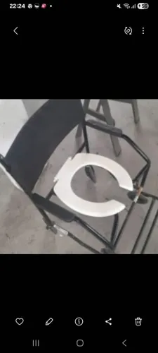 Cadeira de rodas e higiênica
