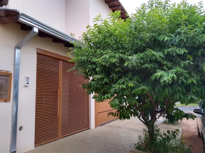 Casa com 3 dormitórios, sendo 1 suíte e piscina à venda no bairro Geisel - Bauru/SP
