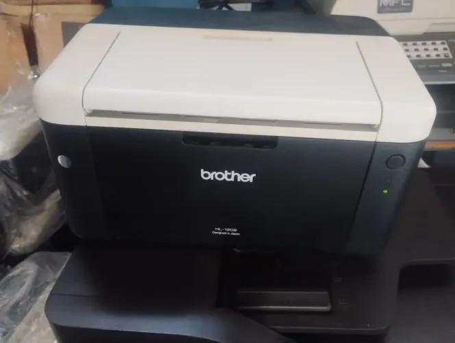 Máquina copiadora brother HL 1202