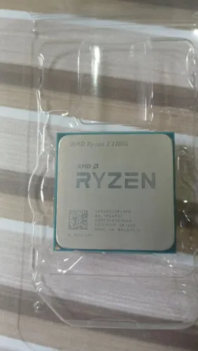Ryzen 3 3200g + coller box amd