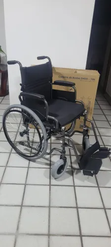 Cadeira de rodas dellamed D400 tamanho 46, nova e sem uso.