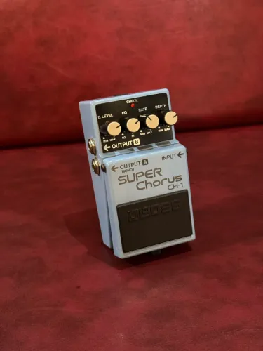 Pedal Boss de Guitarra Boss Super Chorus CH1 