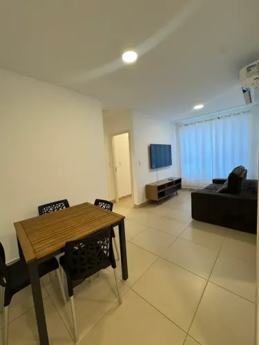 Alugo apartamento mobiliado na Ponta Verde, com 55 m², a poucos metros da praia!