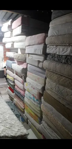 Colchão de solteiro usados limpos e encapados todos em bom estado
