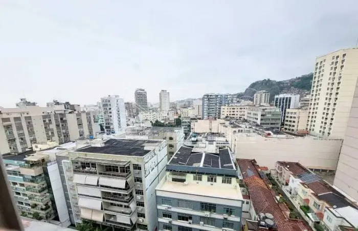 Rua Marquês de Valença , apto 03 dormitórios e vaga de garagem