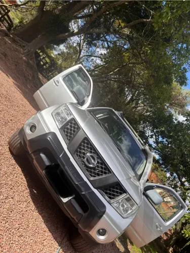 Nissan Frontier LE CD 4X4 2.5 TB Diesel Mec. 2012
