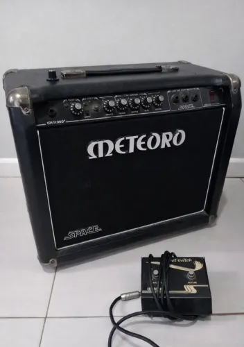 Caixa de som amplificador Meteoro space guitarra
