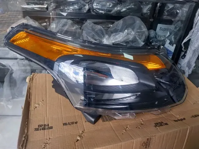 Farol Lado Direito C3 Aircross Picasso Mascara Negra 2012 a 2016