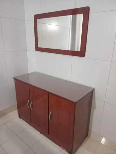Balcão pra sala e espelho em ótimo estadoo