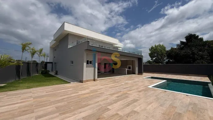 Vendo Casa Alto Padrão com 04 Suítes em Condominio