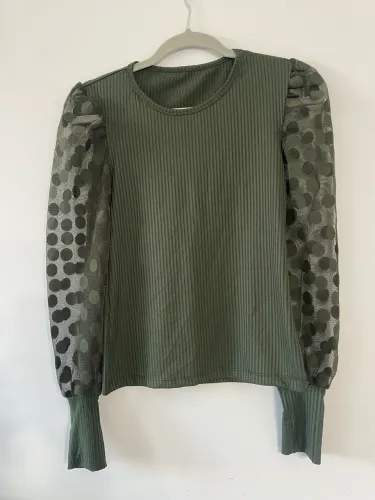 Blusa canelada manga longa em tule