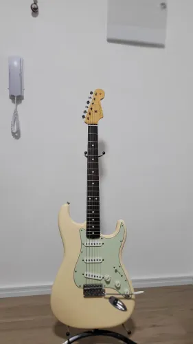 Guitarra Fender Vintera II 60's Olympic White