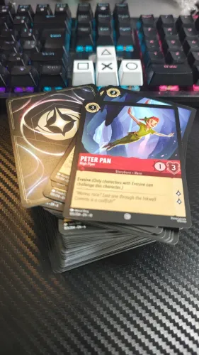 Bulk de 124 cartas de Lorcana + 2 Decks de Magic The Gathering