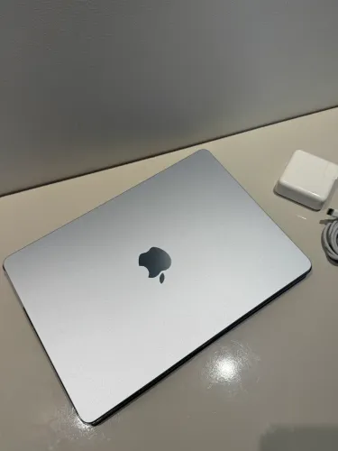 MacBook Air M4 | Bat 100%