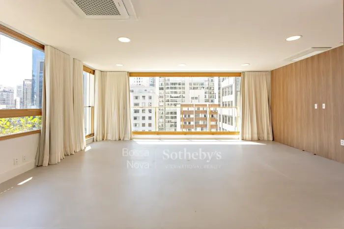 Arquitetura contemporânea com lazer completo em endereço cobiçado do bairro.