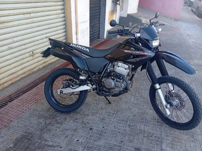 Vendo tornado 2008 preta 