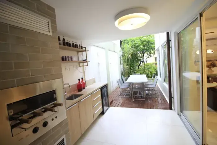 Casa Cond. fechado 235m2 com 6 quartos 4 suites, 4 vagas Poço panela - Recife - PE