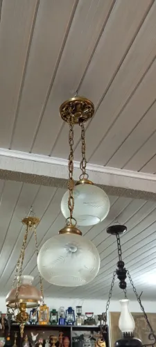 Lustre com 2 cúpulas