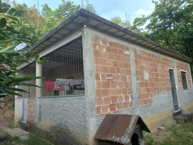 Casa a venda no rancho fundo 