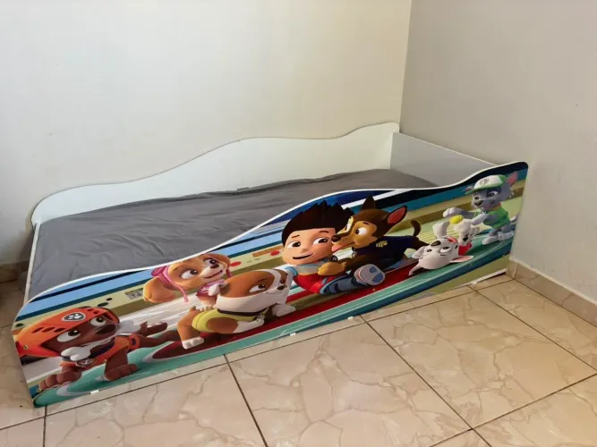 Mini cama com colchão 