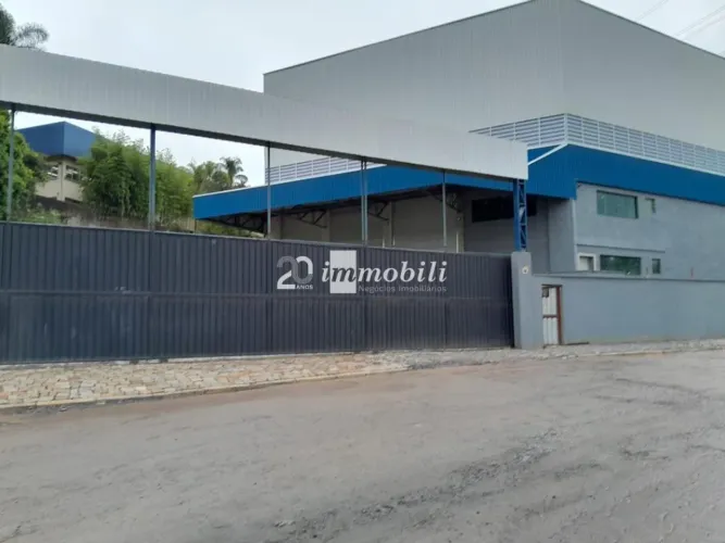 Galpão 800 m2 área construída 820 m2 área total terreno 1.976,52 m2