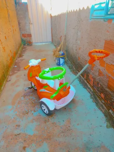 Vendo motocas infantil 