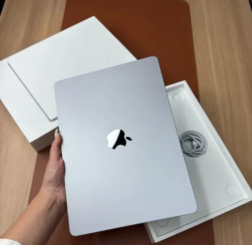 MacBook Air M5 512 GB 16 Ram Lacrado