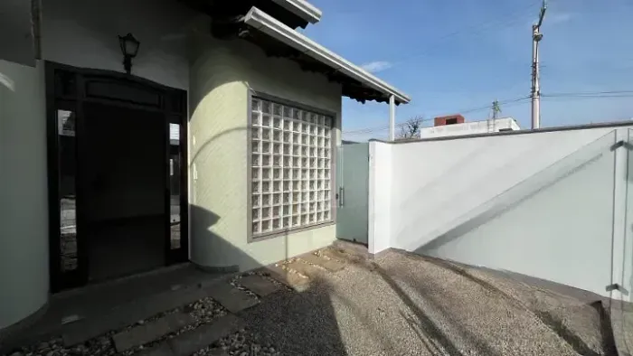 Casa para Locação no Centro de Tijucas | 3 Dorms, 320m²