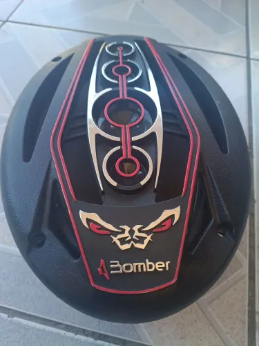Vendo Par de alto falantes 6x9 Bomber