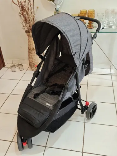 Carrinho de bebê Cosco