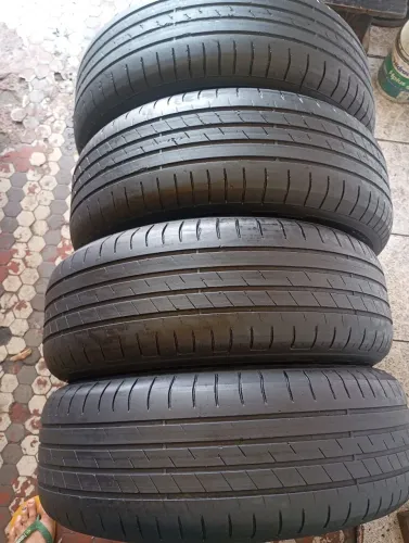 Pneus goodyer ref 205 60 16 RS 250 cada 1