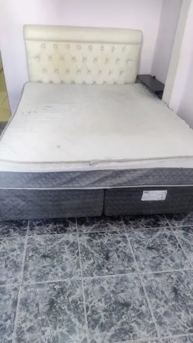 Cama Queen